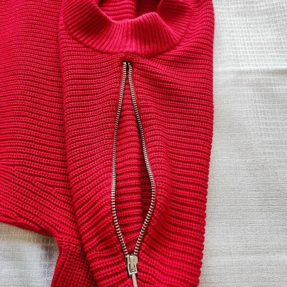 Sweater - Picture 4 of 10